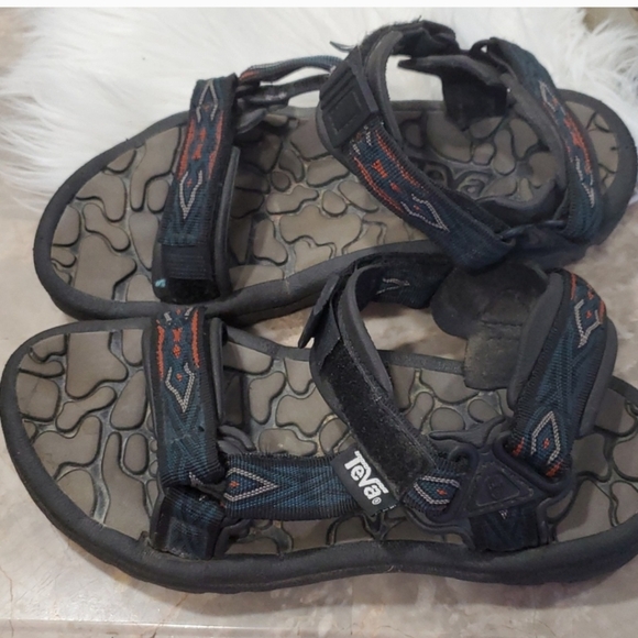 Teva Shoes - Teva black sandals size 9